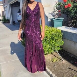 Night Way Sequined Enbellised Cocktail  Evening Gown Plum Size 8P